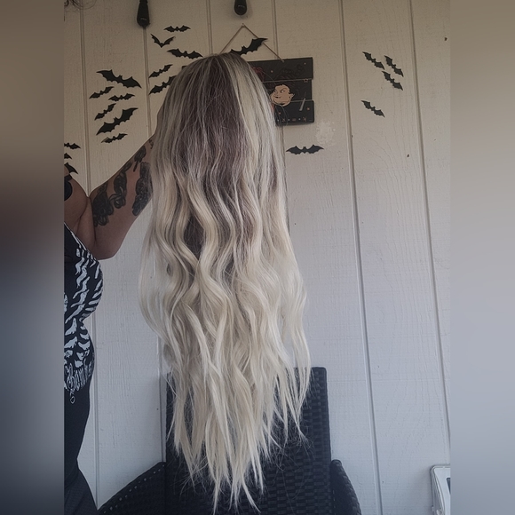 Chelsey Smith Cosmetics Jenny Wig - Picture 2 of 8